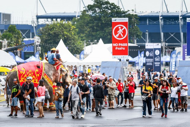 แฟนความเร็วมุ่งสนามช้างอินเตอร์ฯร่วมกิจกรรม "โมโตจีพี 2019"