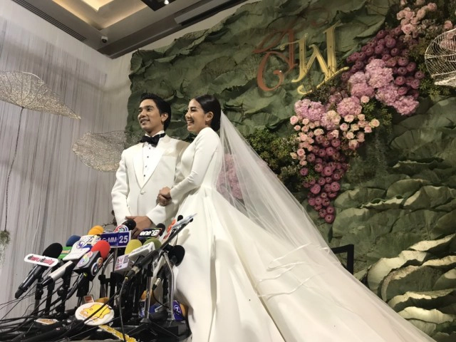 หรูหราวิวาห์หวาน "ใบเตย อาร์สยาม - ดีเจแมน-พัฒนพล"