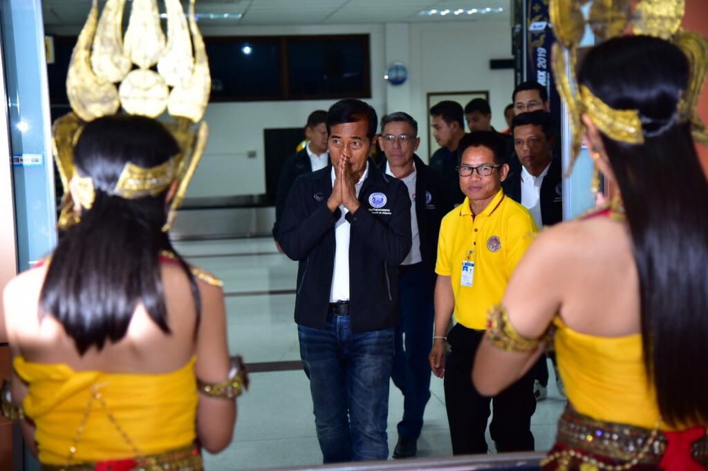 'ถาวร' ลงสนามบินบุรีรัมย์​จัดพื้นที่เคลียร์นักแข่ง - นักท่องเที่ยว