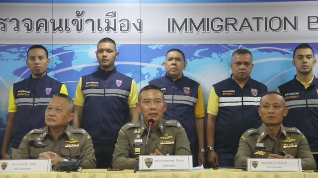 สตม. รวบ 5 สาวลาว ชักชวนค้าขายบริการทางเพศ