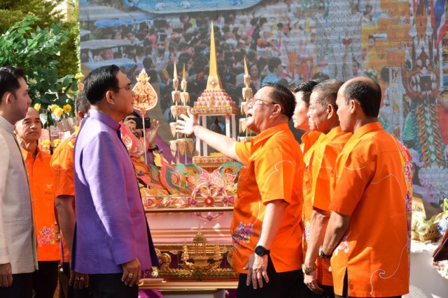 "บิ๊กตู่"รำวง ชวนทอดกฐินปลอดเหล้า เตือนนักดื่มเลิกเหตุเป็นโรคหายช้าไม่ตายง่ายๆ