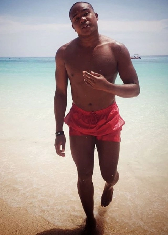 ไม่ดูได้ไง "รัศมีเเข" เล่นใหญ่เล่นฮาสตูแทบเเตก