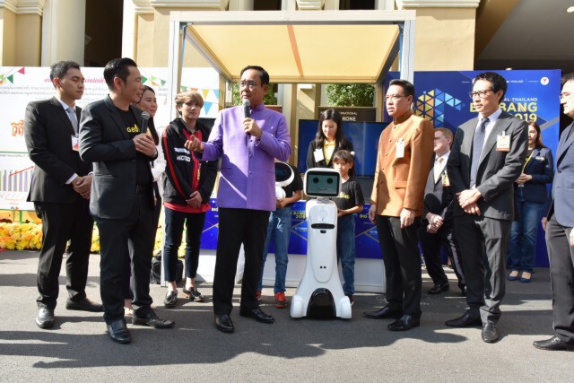 "บิ๊กตู่"รำวง ชวนทอดกฐินปลอดเหล้า เตือนนักดื่มเลิกเหตุเป็นโรคหายช้าไม่ตายง่ายๆ