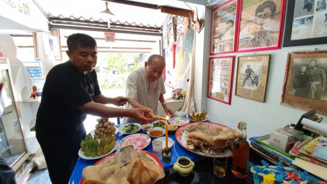 ทำบุญบวงสรวงดวงวิญญาณ "มิตร ชัยบัญชา" ครบรอบจากไป 49 ปี