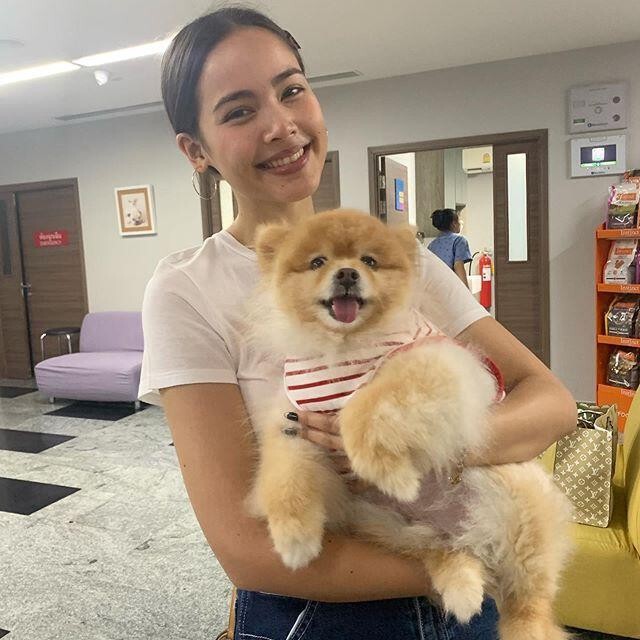 เมื่อสองสาวสวยมาเจอกัน เลยขอเเชะถ่ายเก็บไว้สักหน่อย