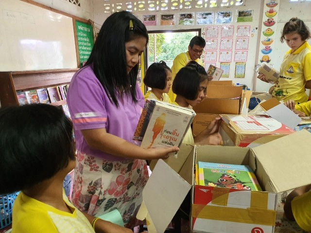 ครูโพสต์ขอรับบริจาคหนังสือ 3  วัน หนังสือส่งถึงโรงเรียนเพียบ!