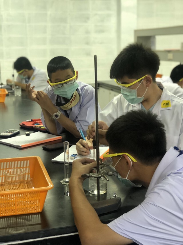 สพฐ. ชื่นชม นักเรียนเข้าค่าย 1 สอวน. เรียนรู้เคมี เชื่อมโยงความรู้สู่ชีวิตประจำวัน อย่างมีความสุข