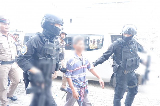 กองปราบลุยปฏิบัติการฟ้าสางเมืองตรัง ล้อมจับมือยิงบ้านอบต.บางดี