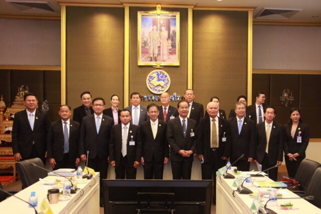 มท.2 ต้อนรับ กมธ.ปกครองสภาฯ ลั่นพร้อมร่วมมือแก้ไข 8 ประเด็นปัญหาบำบัดทุกข์ บำรุงสุข ให้ ปชช.