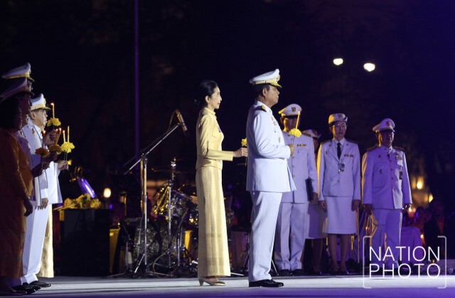 "นายกฯ" นำจุดเทียน-ยืนสงบนิ่ง89วิฯ น้อมรำลึกในพระมหากรุณาธิคุณ ร.9