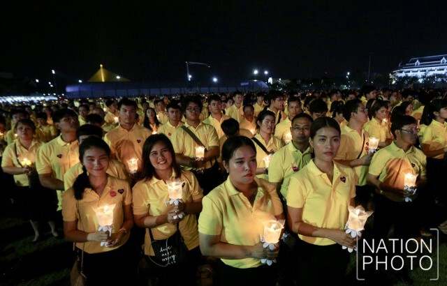 "นายกฯ" นำจุดเทียน-ยืนสงบนิ่ง89วิฯ น้อมรำลึกในพระมหากรุณาธิคุณ ร.9