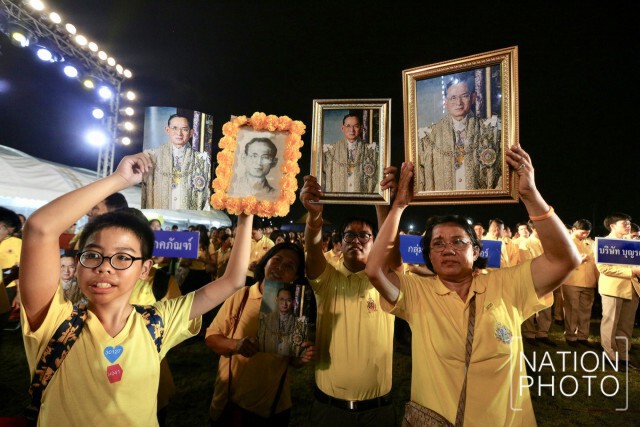 "นายกฯ" นำจุดเทียน-ยืนสงบนิ่ง89วิฯ น้อมรำลึกในพระมหากรุณาธิคุณ ร.9