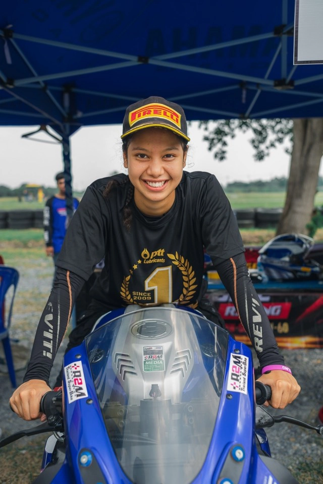 R2M Power Girls ส่ง2นักบิดดวลความเร็ว FIM ASIA CUP OF ROAD