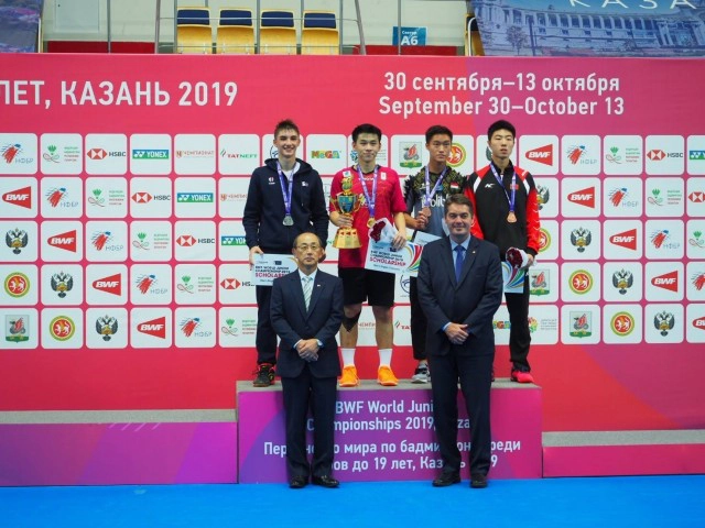 "วิว " กุลวุฒิ ผงาดแชมป์ขนไก่เยาวชนโลก 3 สมัย