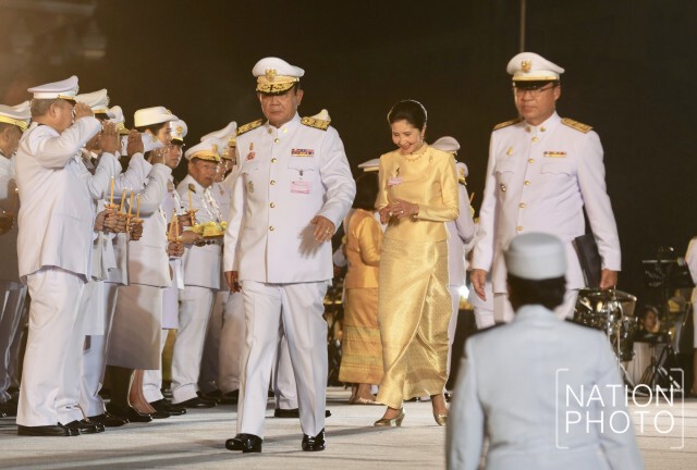 "นายกฯ" นำจุดเทียน-ยืนสงบนิ่ง89วิฯ น้อมรำลึกในพระมหากรุณาธิคุณ ร.9