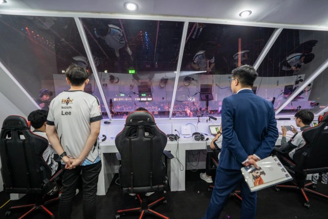 "บาซ่า เกมส์มิ่ง" เผยวินาทีดราม่า! ถูกปล้นชัยชนะ 6 ล้าน Rov Pro League ss4