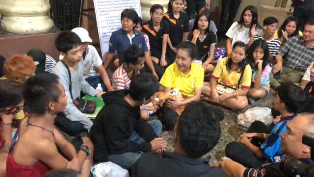 "ครูโอ๊ะ"ลงพื้นที่หัวลำโพงติดตามปัญหาเด็กเร่ร่อนในเมืองหลวง