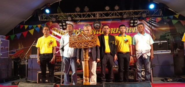 ชาวพุทธ ร่วมงานประเพณีชักพระ เทศบาลโพธิ์เสด็จ เมืองคอน  