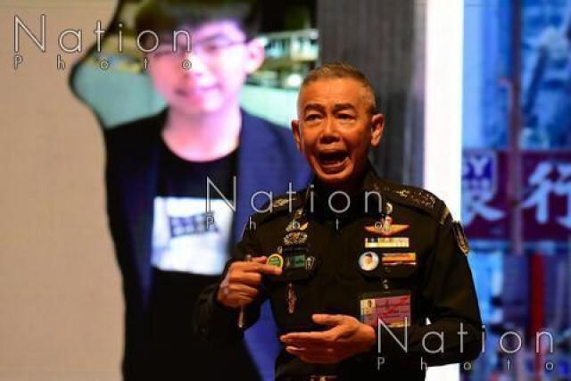 "บิ๊กตู่"ป้อง"บิ๊กแดง"ฟังบรรยายแล้วเห็นเป็นเรื่องปลูกฝังความรักชาติ