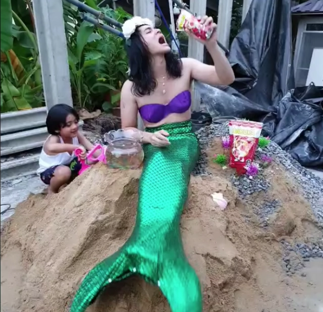 รีวิว "สินค้า" สไตล์ "แน็ก ชาลี" แบบไม่เหมือนใคร!