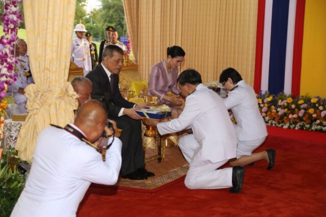 "ในหลวง-ราชินี" เสด็จฯ ไปทรงเปิดพิพิธภัณฑ์พระรามเก้า