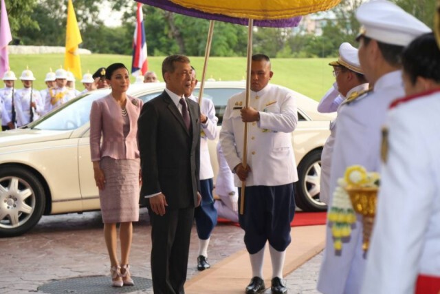"ในหลวง-ราชินี" เสด็จฯ ไปทรงเปิดพิพิธภัณฑ์พระรามเก้า