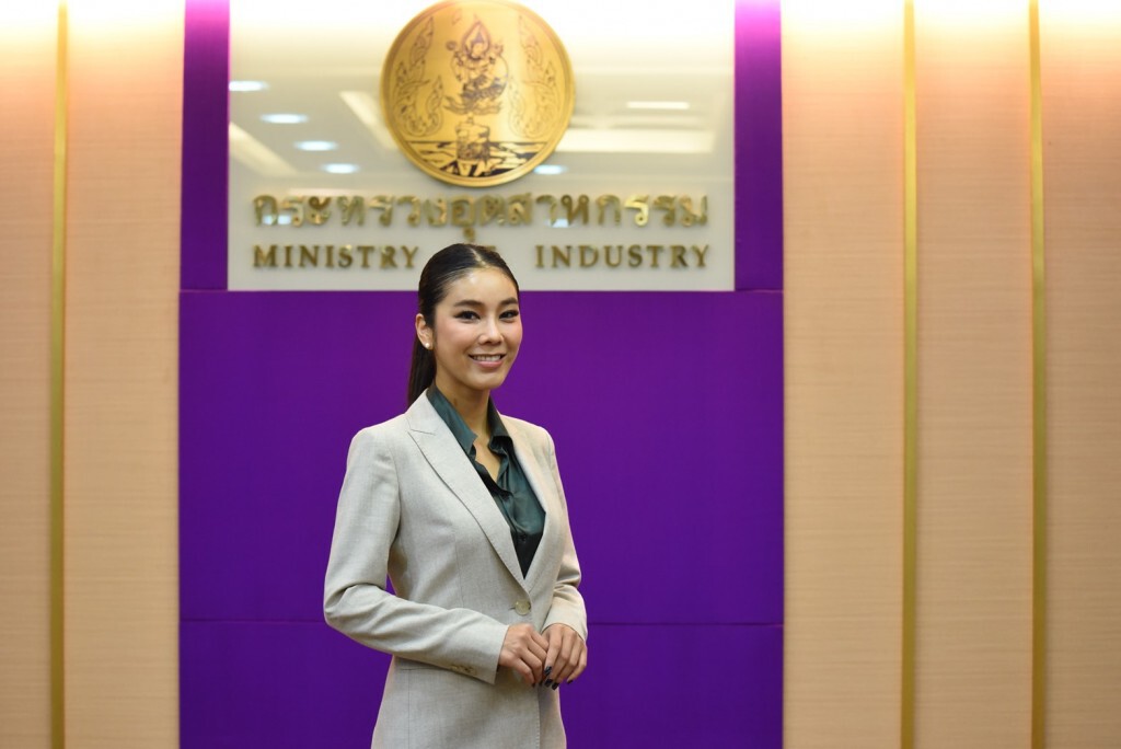 "สุริยะ"ตั้งเป้าปี 63 กำหนดมาตรฐานอุตฯ 300 เรื่อง
