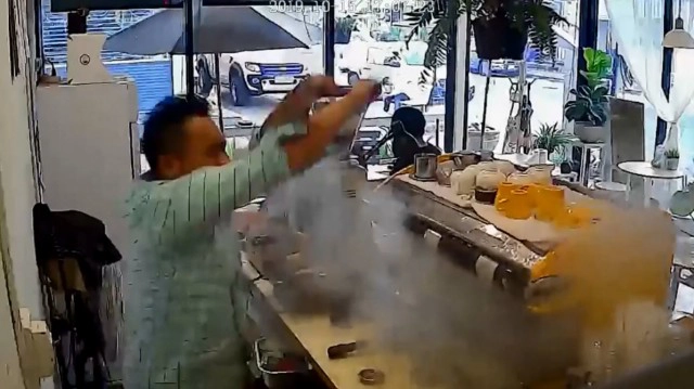 เจ้าของร้านกาแฟEDM สวมวิญญาณดีเจเต้นสุดมัน เป็นกระแสในโซเชียล