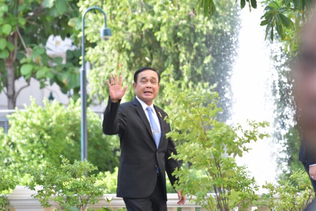 "บิ๊กตู่" ถึง "สภา" ยิ้มแย้มอารมณ์ดีเตรียมถก "ร่างพ.ร.บ.งบฯ63"