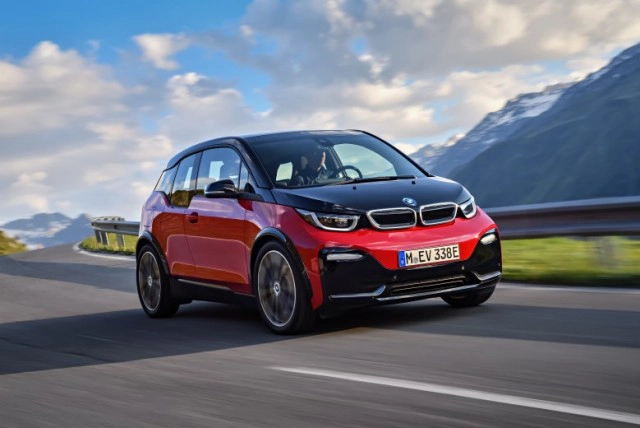 BMW i3s รถ EV ไฟฟ้า 100% ราคา 3.73 ล้าน จำกัดเพียง 7 คันเท่านั้น!