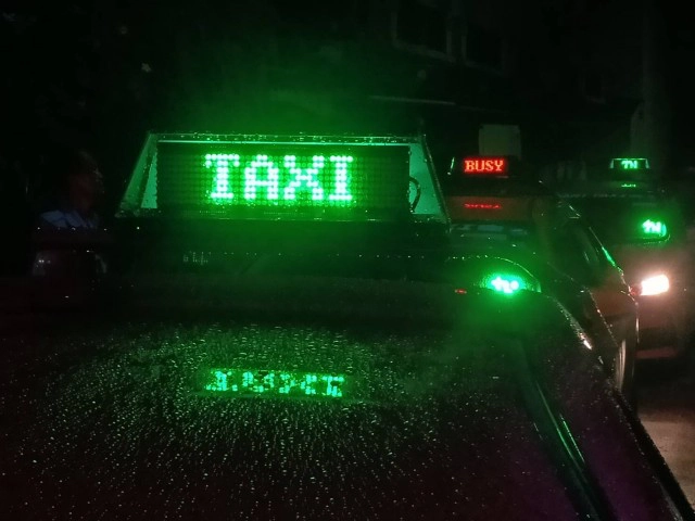 ป้ายไฟ "แท็กซี่" ในฝัน