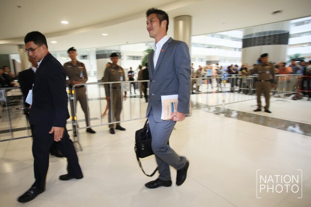 "ทนาย-คนขับรถ" ยืนยัน "ธนาธร" กลับกทม.โอนหุ้นจริง