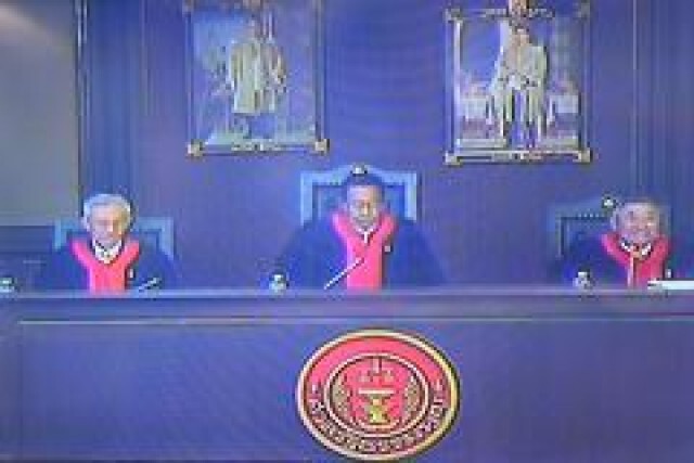 จับตา ศาลวินิจฉัย "ธนาธร" ปมหุ้นวี - ลัคมีเดีย!