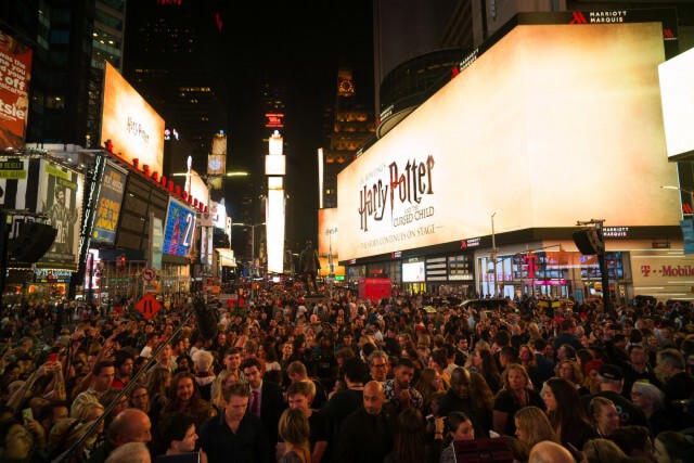 เปิดตัวละครเวที Harry Potter and the Cursed Child