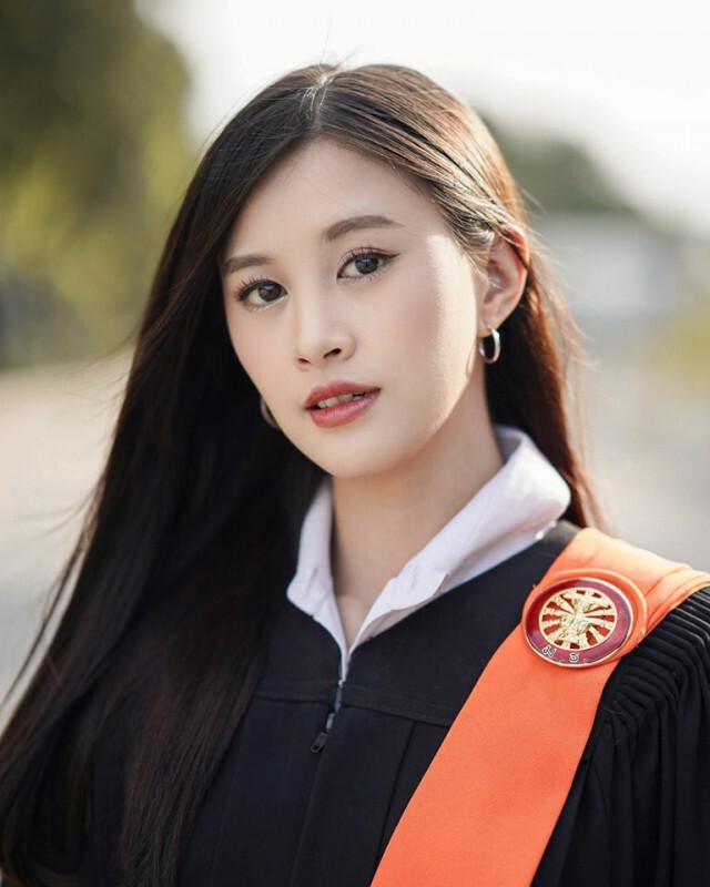 โอตะ ร่วมยินดี "ฝ้าย BNK48" เรียนจบแล้ว