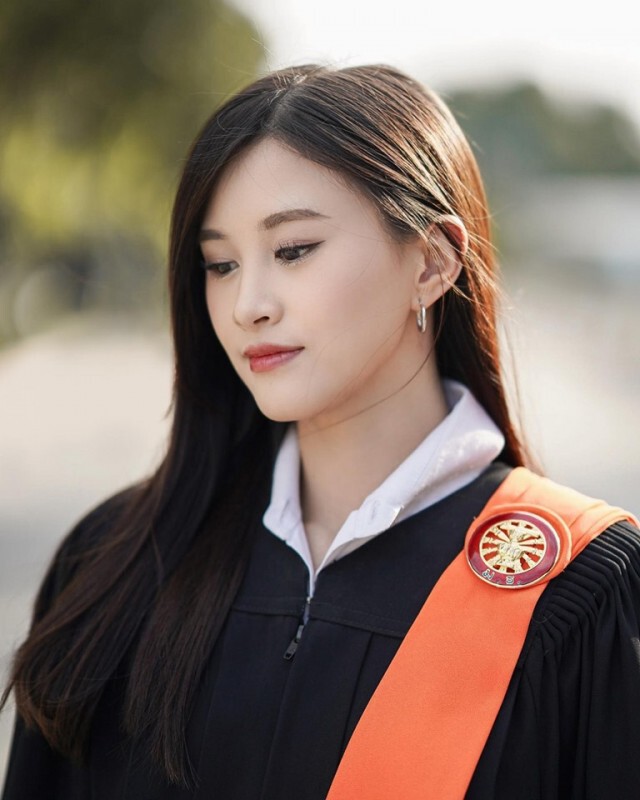 โอตะ ร่วมยินดี "ฝ้าย BNK48" เรียนจบแล้ว