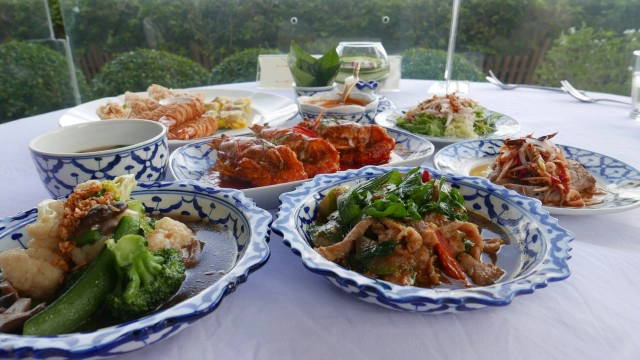 ลิ้มลองรสชาติ อาหารไทยโบราณ ตามยุคสมัยต่างๆ ในบรรยากาศริมน้ำเจ้าพระยา