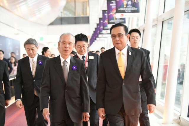 "นายก" แต่งเต็มยศร่วมดินเนอร์ ณ พระราชวังอิมพีเรียล