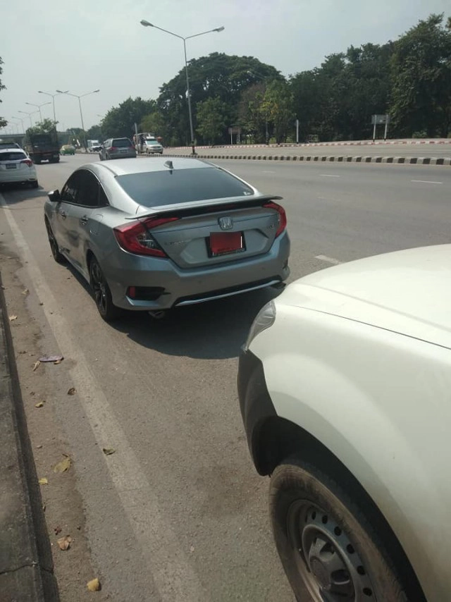 "แทค" ปรี๊ดแตก! ถึง "หนุ่มแว่นหัวร้อน" เดือดใส่กระบะ