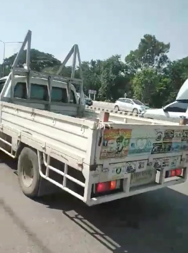 "แทค" ปรี๊ดแตก! ถึง "หนุ่มแว่นหัวร้อน" เดือดใส่กระบะ