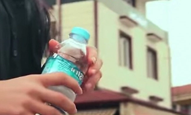 ตู้หยอดขวดพลาสติก ให้อาหารสุนัขจรจัด