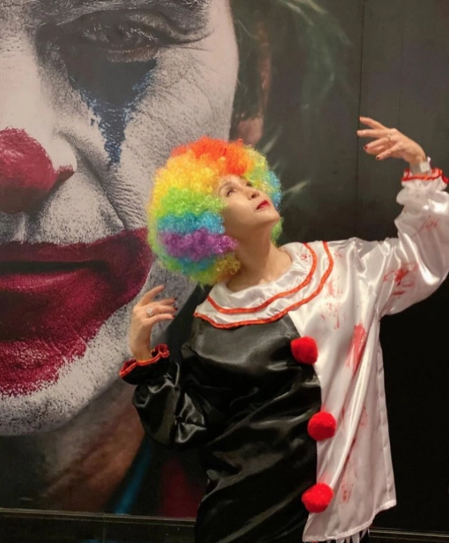 ทูลกระหม่อมฯ ทรงฉลองพระองค์ ชุด Joker พร้อมให้โอวาท #ภาพยนตร์คือชีวิตจริง