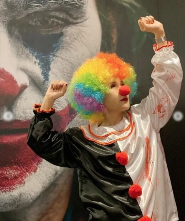 ทูลกระหม่อมฯ ทรงฉลองพระองค์ ชุด Joker พร้อมให้โอวาท #ภาพยนตร์คือชีวิตจริง