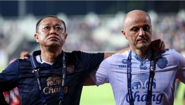 ลูกหนังการเมือง! พลพรรค "ทักษิณ" คว่ำ "เนวิน-ทีมขั้วรัฐบาล" คว้าแชมป์ไทยลีก