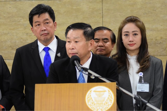 ส.ส.เสรีรวมไทยอัด "เทพไท" เสียดายเป็นผู้เเทนฯหลายสมัยไม่เข้าใจกฎหมายเเละการเมือง