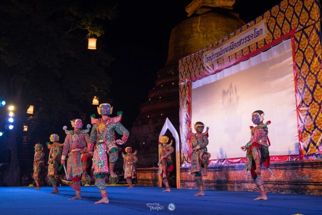 งานประเพณีลอยกระทง เผาเทียน เล่นไฟ จ.สุโขทัย ประจำปี 2562 ในวันที่ 2-11 พ.ย. ณ อุทยานประวัติศาสตร์