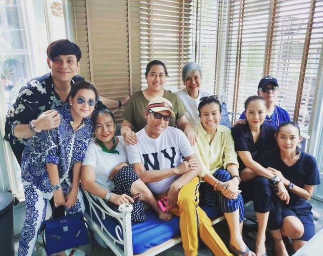 "ต่าย เพ็ญพักตร์" อำลาลูกชายคนเดียวครั้งสุดท้าย