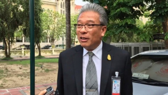 เสรีพิศุทธ์ ฉุน ตั้งโพเดี้ยมแถลงด่า!