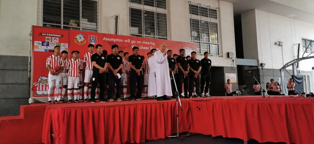 "อัสสัมชัญ"เปิดตัวนักฟุตบอลสู้ศึก"จตุรมิตรสามัคคี"