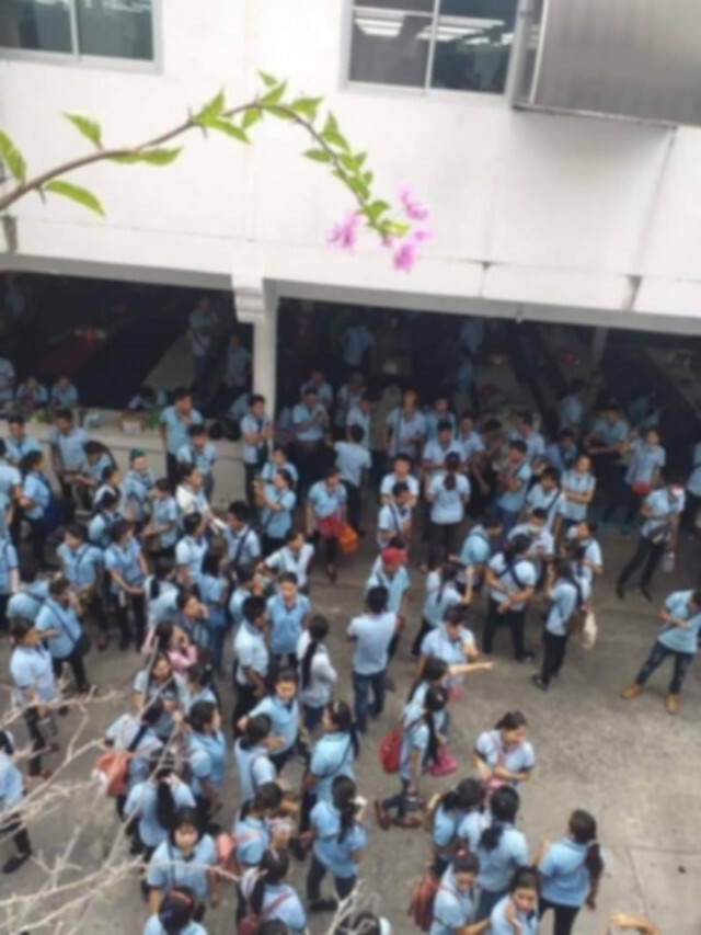เศร้า! ภาพกองบัตรพนง. หลังบริษัทปิดกิจการ